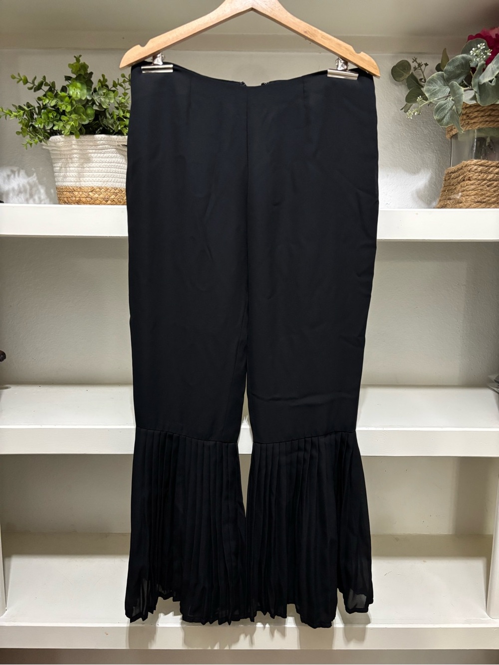Julian Gold Women’s Black Wide-Leg Bell Bottom Pleated Hem Pants